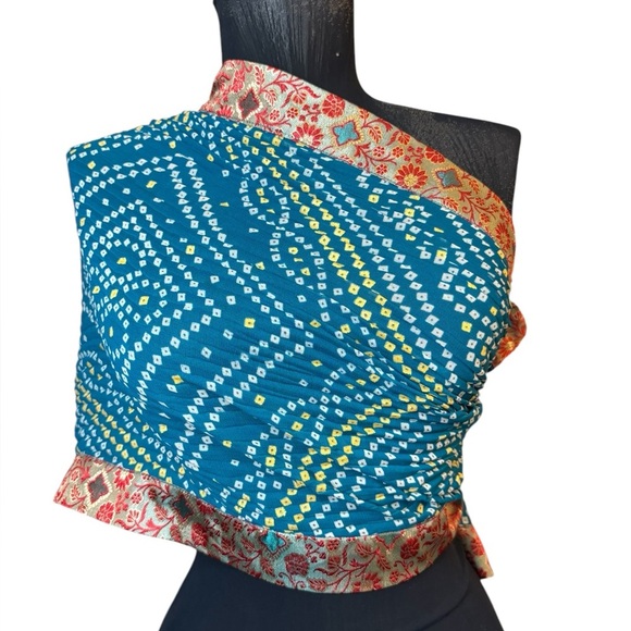 Elegant Blue and Red Women's Scarf - Picture 10 of 14